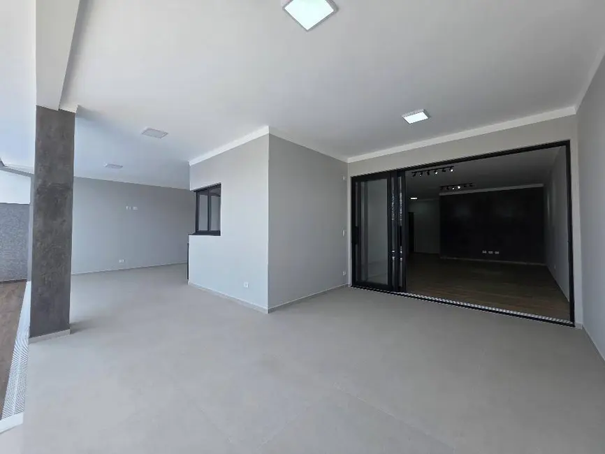 Casa com 3 quartos à venda, 250m2 em Peruibe - SP - imagem 9 Foto 9 de Casa com 3 quartos à venda, 250m2 em Peruibe - SP