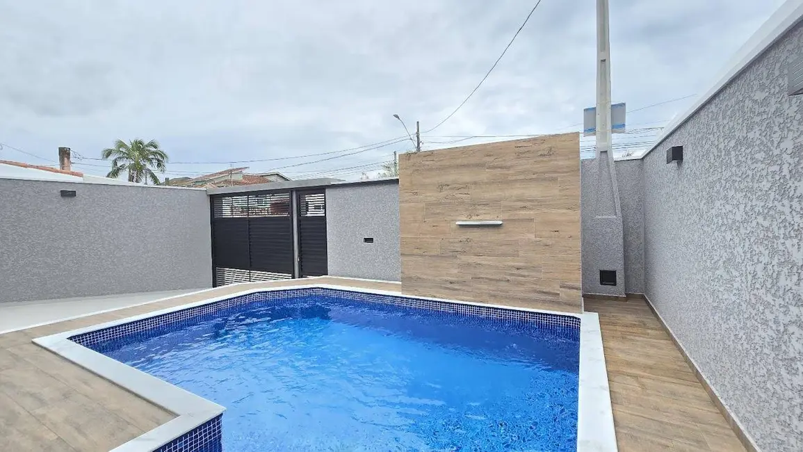 Casa com 3 quartos à venda, 250m2 em Peruibe - SP - imagem 5 Foto 5 de Casa com 3 quartos à venda, 250m2 em Peruibe - SP