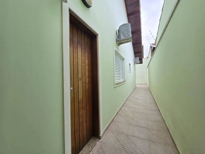 Foto 8 de Casa com 3 quartos à venda, 250m2 em Peruibe - SP