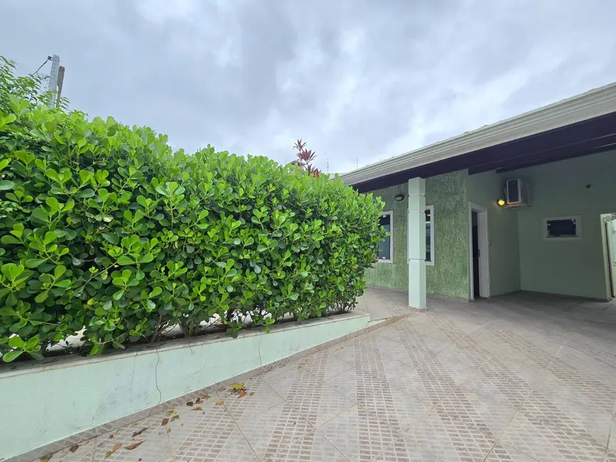 Foto 2 de Casa com 3 quartos à venda, 250m2 em Peruibe - SP