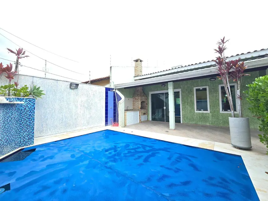 Foto 3 de Casa com 3 quartos à venda, 250m2 em Peruibe - SP