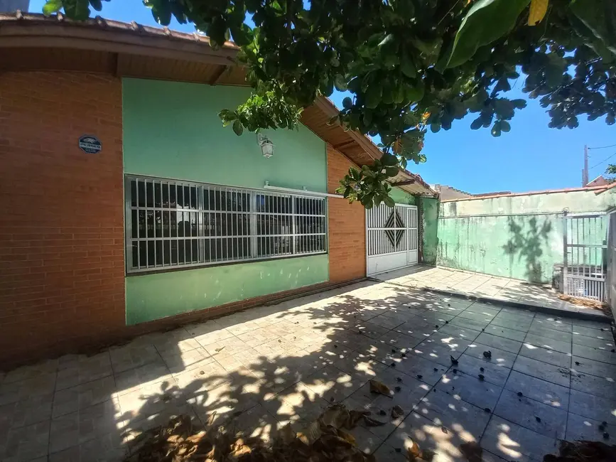 Foto 1 de Casa com 2 quartos à venda, 265m2 em Peruibe - SP