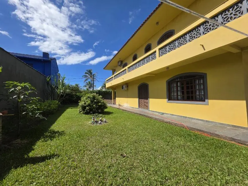 Casa com 6 quartos à venda, 700m2 em Peruibe - SP - imagem 6 Foto 6 de Casa com 6 quartos à venda, 700m2 em Peruibe - SP