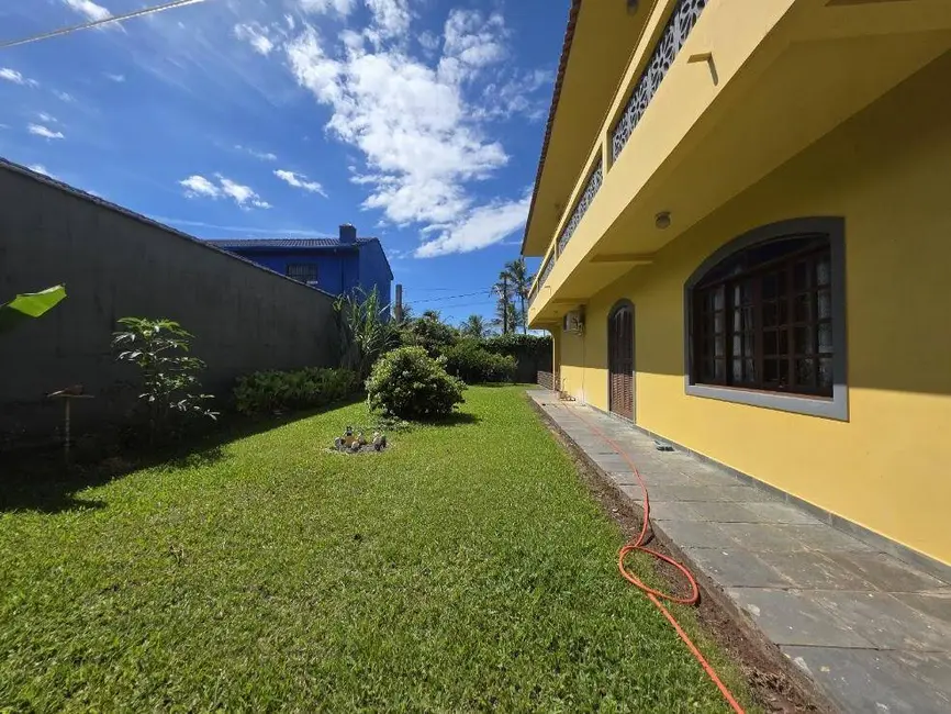 Casa com 6 quartos à venda, 700m2 em Peruibe - SP - imagem 7 Foto 7 de Casa com 6 quartos à venda, 700m2 em Peruibe - SP