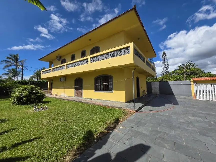 Casa com 6 quartos à venda, 700m2 em Peruibe - SP - imagem 3 Foto 3 de Casa com 6 quartos à venda, 700m2 em Peruibe - SP