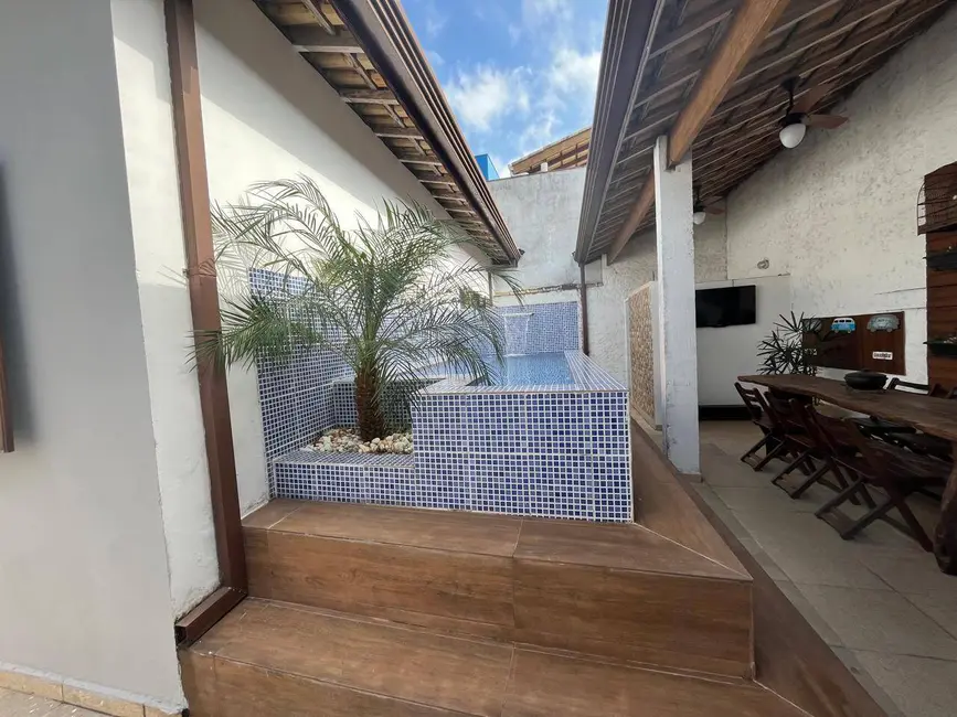 Foto 8 de Casa com 3 quartos à venda, 250m2 em Peruibe - SP