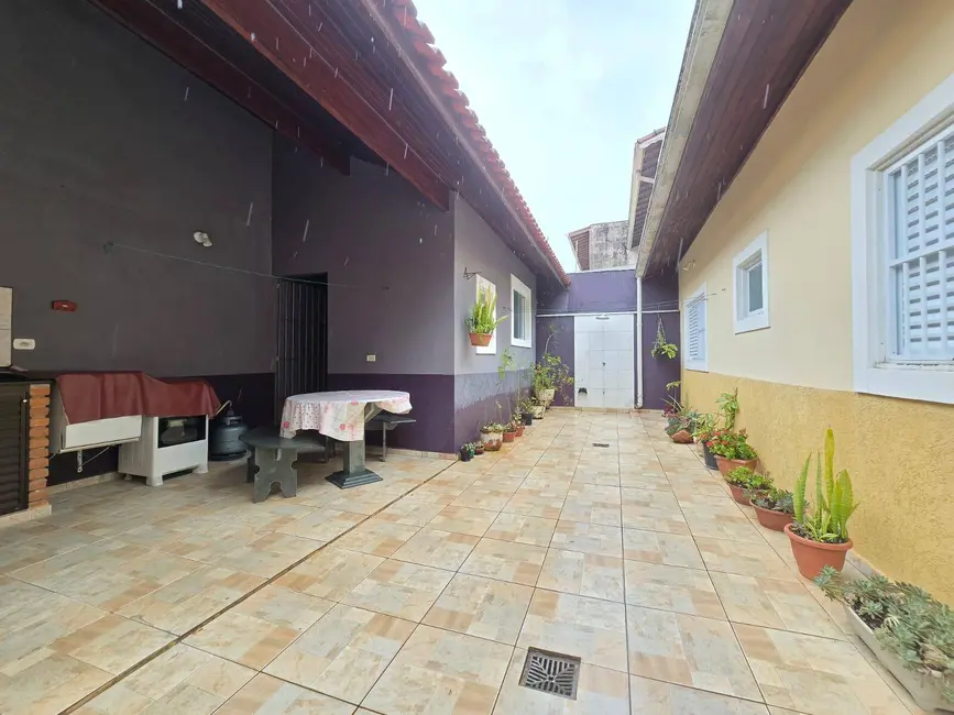 Foto 5 de Casa com 3 quartos à venda, 250m2 em Peruibe - SP