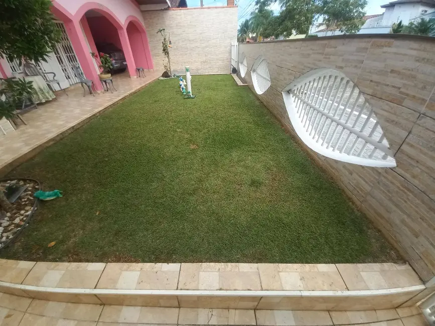 Casa com 4 quartos à venda, 280m2 em Peruibe - SP - imagem 3 Foto 3 de Casa com 4 quartos à venda, 280m2 em Peruibe - SP