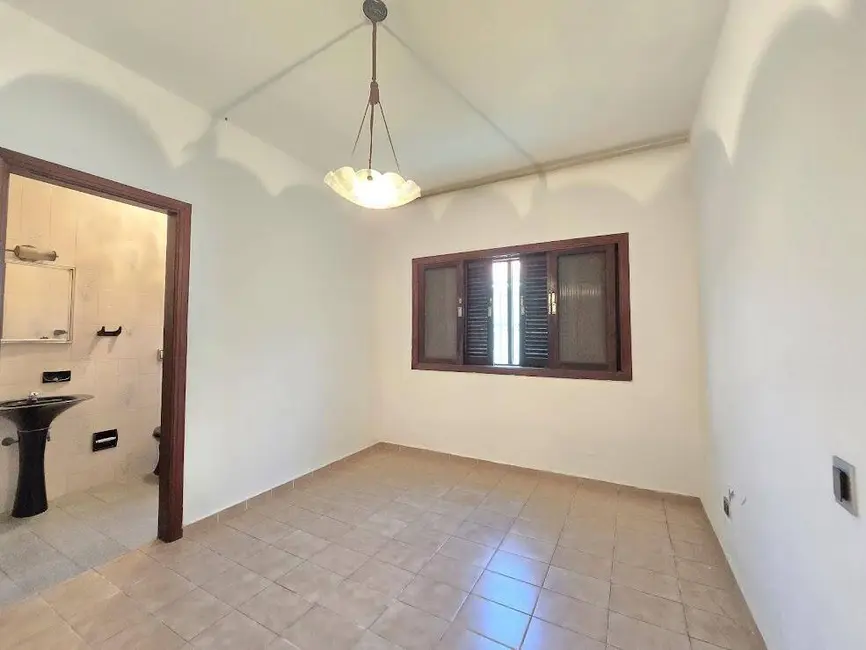 Casa com 3 quartos à venda, 264m2 em Peruibe - SP - imagem 5 Foto 5 de Casa com 3 quartos à venda, 264m2 em Peruibe - SP