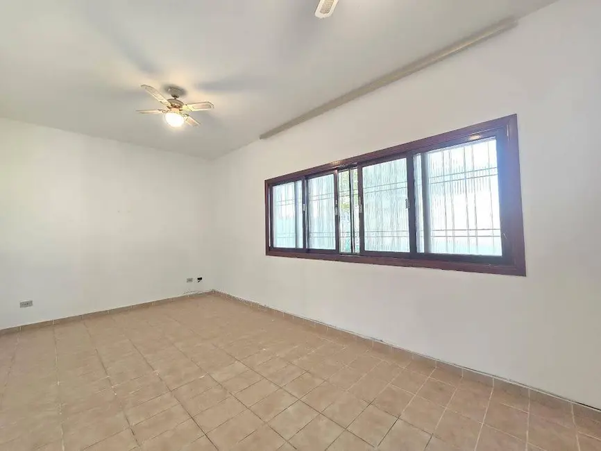 Casa com 3 quartos à venda, 264m2 em Peruibe - SP - imagem 3 Foto 3 de Casa com 3 quartos à venda, 264m2 em Peruibe - SP