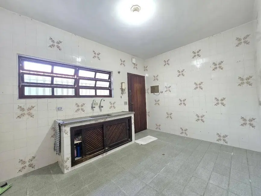 Casa com 3 quartos à venda, 264m2 em Peruibe - SP - imagem 6 Foto 6 de Casa com 3 quartos à venda, 264m2 em Peruibe - SP