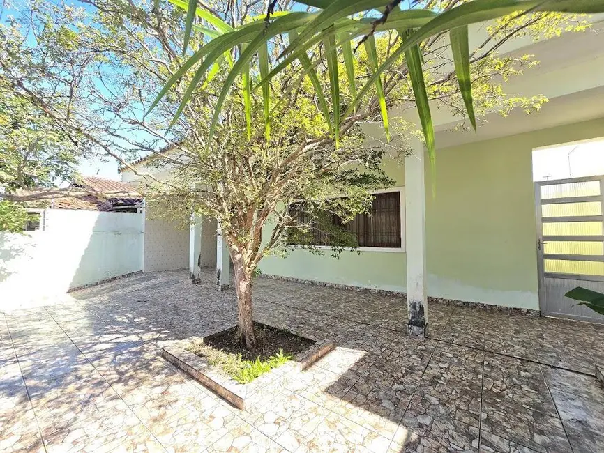 Casa com 3 quartos à venda, 264m2 em Peruibe - SP - imagem 1 Foto 1 de Casa com 3 quartos à venda, 264m2 em Peruibe - SP
