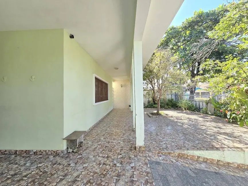 Casa com 3 quartos à venda, 264m2 em Peruibe - SP - imagem 2 Foto 2 de Casa com 3 quartos à venda, 264m2 em Peruibe - SP