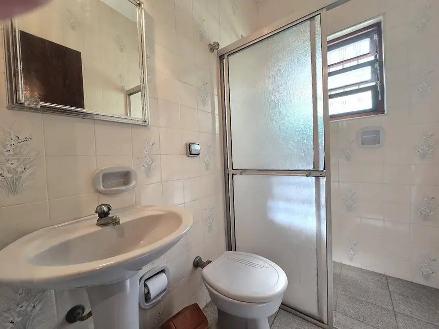 Casa com 3 quartos à venda, 264m2 em Peruibe - SP - imagem 8 Foto 8 de Casa com 3 quartos à venda, 264m2 em Peruibe - SP