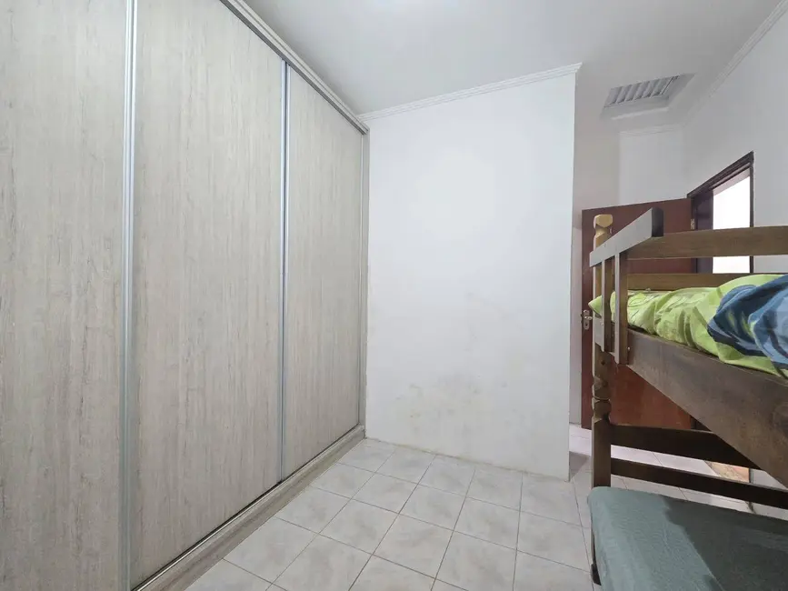 Casa com 3 quartos à venda, 250m2 em Peruibe - SP - imagem 8 Foto 8 de Casa com 3 quartos à venda, 250m2 em Peruibe - SP