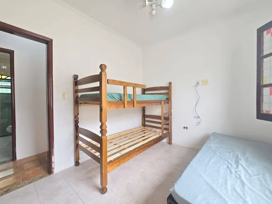Casa com 3 quartos à venda, 250m2 em Peruibe - SP - imagem 9 Foto 9 de Casa com 3 quartos à venda, 250m2 em Peruibe - SP
