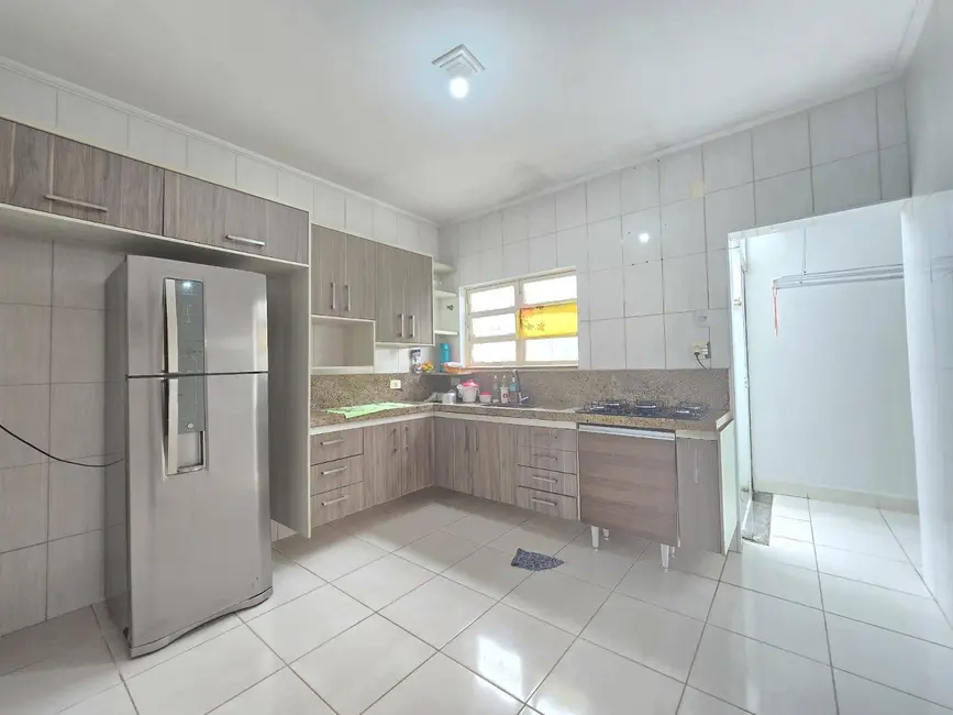 Casa com 3 quartos à venda, 250m2 em Peruibe - SP - imagem 2 Foto 2 de Casa com 3 quartos à venda, 250m2 em Peruibe - SP