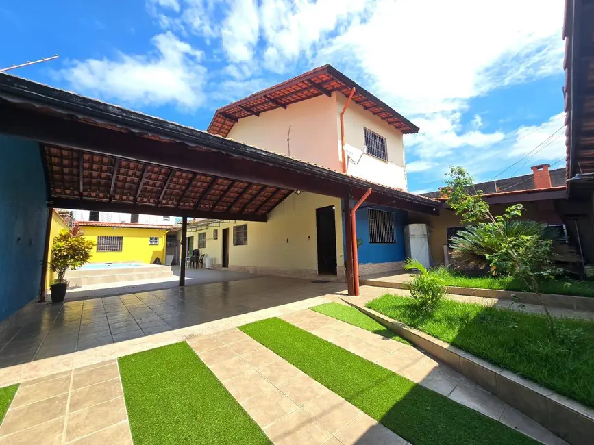 Foto 2 de Casa com 5 quartos à venda, 275m2 em Peruibe - SP