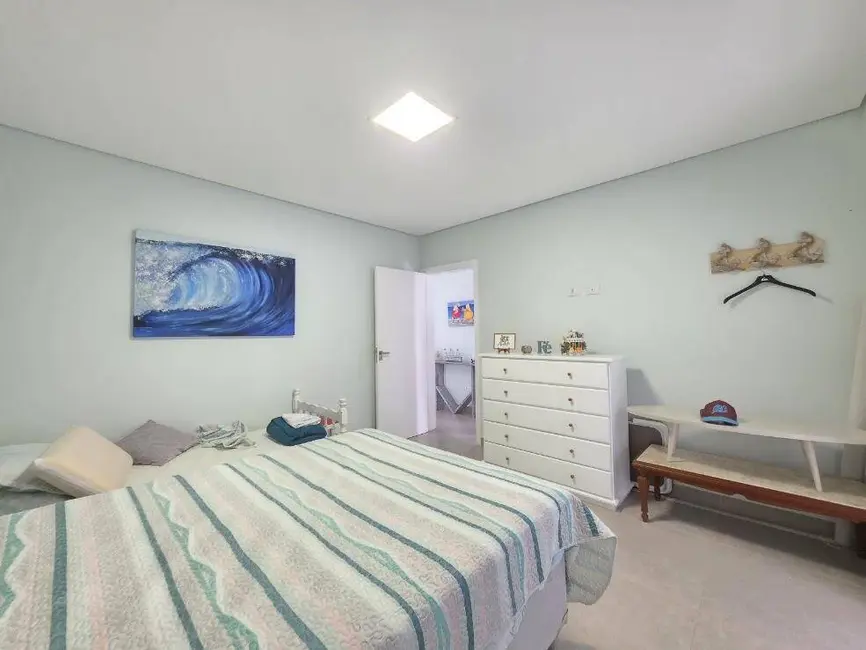 Foto 9 de Casa com 4 quartos à venda, 317m2 em Peruibe - SP