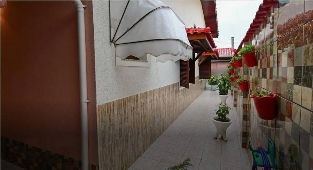Foto 4 de Casa com 3 quartos à venda, 250m2 em Peruibe - SP