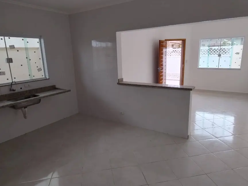 Foto 4 de Casa com 3 quartos à venda, 300m2 em Peruibe - SP