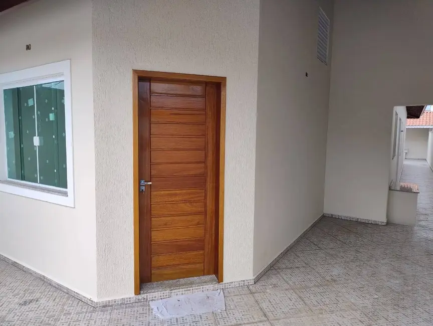 Foto 2 de Casa com 3 quartos à venda, 300m2 em Peruibe - SP
