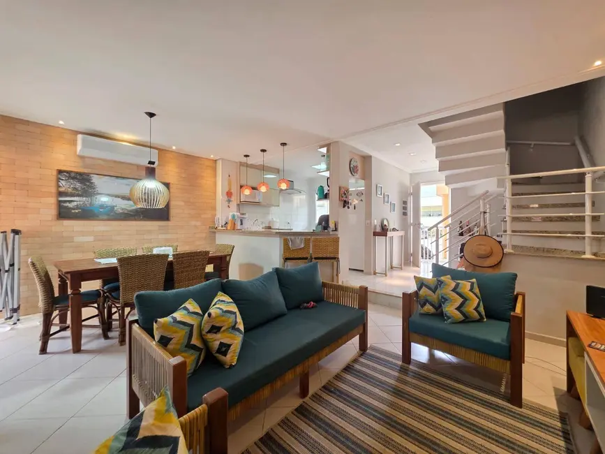 Foto 5 de Casa com 3 quartos à venda, 150m2 em Peruibe - SP