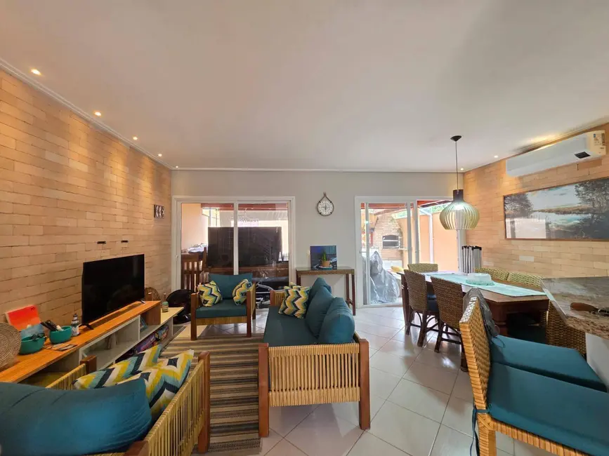 Foto 9 de Casa com 3 quartos à venda, 150m2 em Peruibe - SP