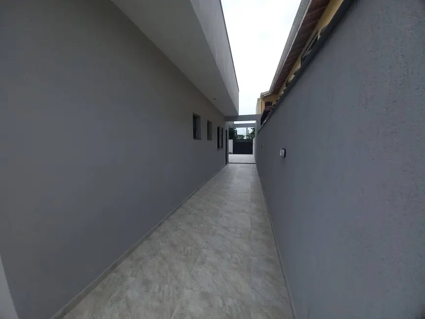 Casa com 3 quartos à venda, 360m2 em Peruibe - SP - imagem 8 Foto 8 de Casa com 3 quartos à venda, 360m2 em Peruibe - SP
