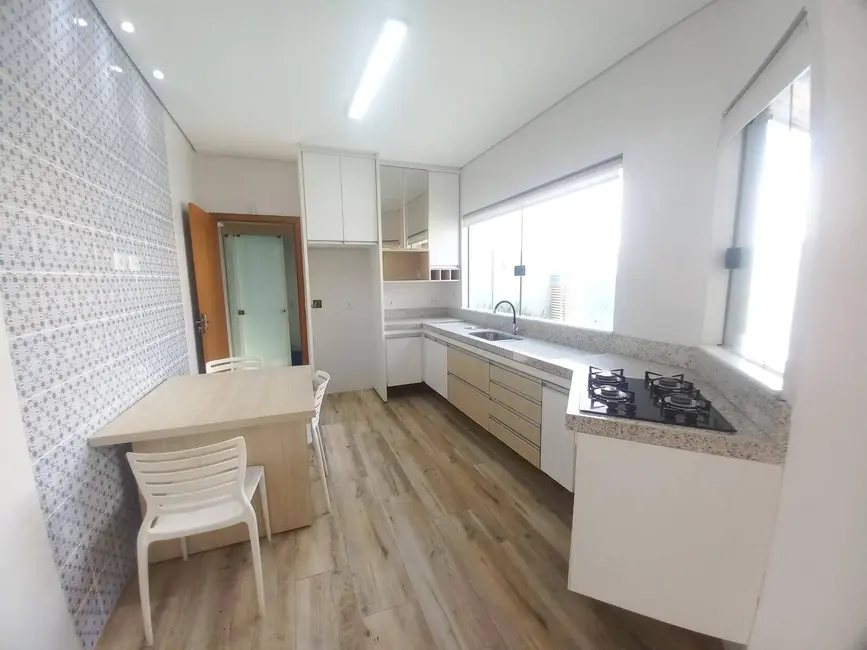Foto 9 de Casa com 4 quartos à venda, 288m2 em Peruibe - SP
