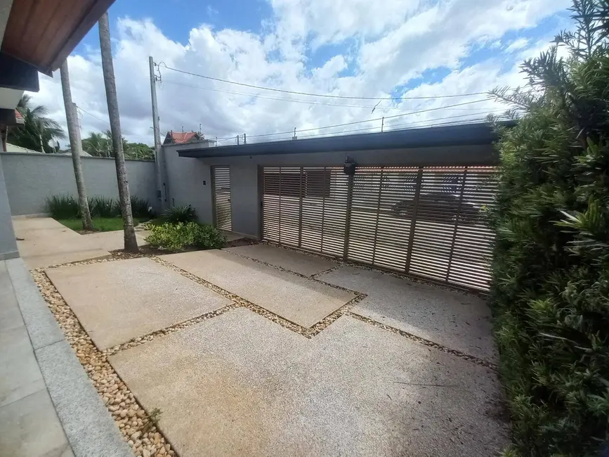 Foto 2 de Casa com 4 quartos à venda, 288m2 em Peruibe - SP