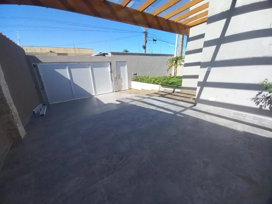 Casa com 3 quartos à venda, 260m2 em Peruibe - SP - imagem 7 Foto 7 de Casa com 3 quartos à venda, 260m2 em Peruibe - SP