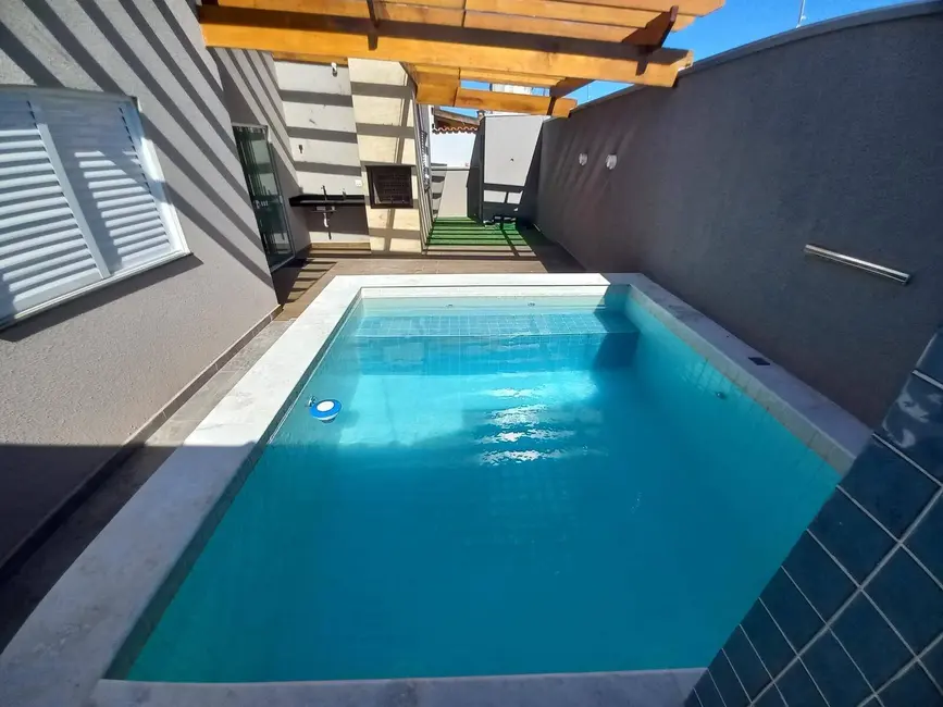 Casa com 3 quartos à venda, 260m2 em Peruibe - SP - imagem 2 Foto 2 de Casa com 3 quartos à venda, 260m2 em Peruibe - SP