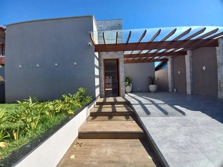 Casa com 3 quartos à venda, 260m2 em Peruibe - SP - imagem 1 Foto 1 de Casa com 3 quartos à venda, 260m2 em Peruibe - SP
