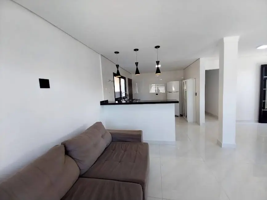 Casa com 3 quartos à venda, 283m2 em Peruibe - SP - imagem 3 Foto 3 de Casa com 3 quartos à venda, 283m2 em Peruibe - SP