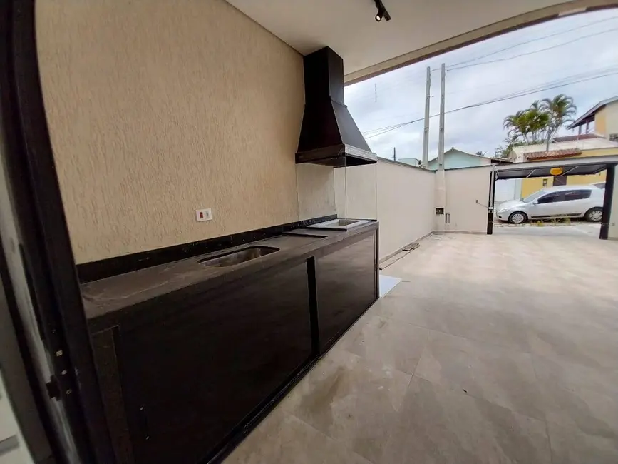 Foto 2 de Casa com 3 quartos à venda, 175m2 em Peruibe - SP