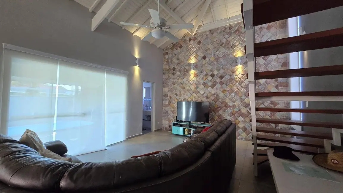 Foto 6 de Casa com 6 quartos à venda, 288m2 em Peruibe - SP
