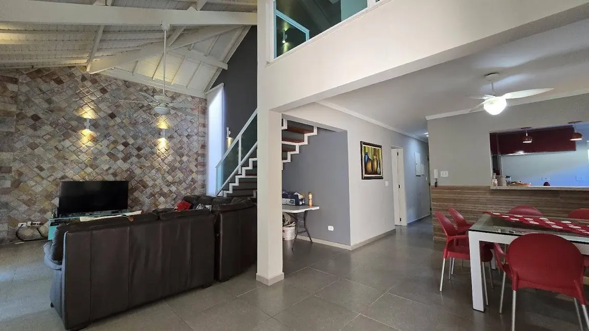 Foto 2 de Casa com 6 quartos à venda, 288m2 em Peruibe - SP