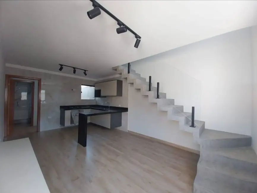 Casa à venda, 100m2 em Peruibe - SP - imagem 3 Foto 3 de Casa à venda, 100m2 em Peruibe - SP