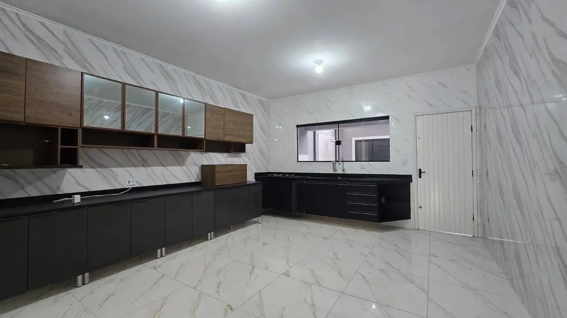 Foto 3 de Casa com 4 quartos à venda, 270m2 em Peruibe - SP