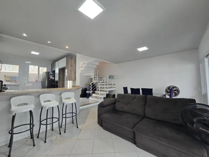 Foto 8 de Casa com 4 quartos à venda, 157m2 em Peruibe - SP