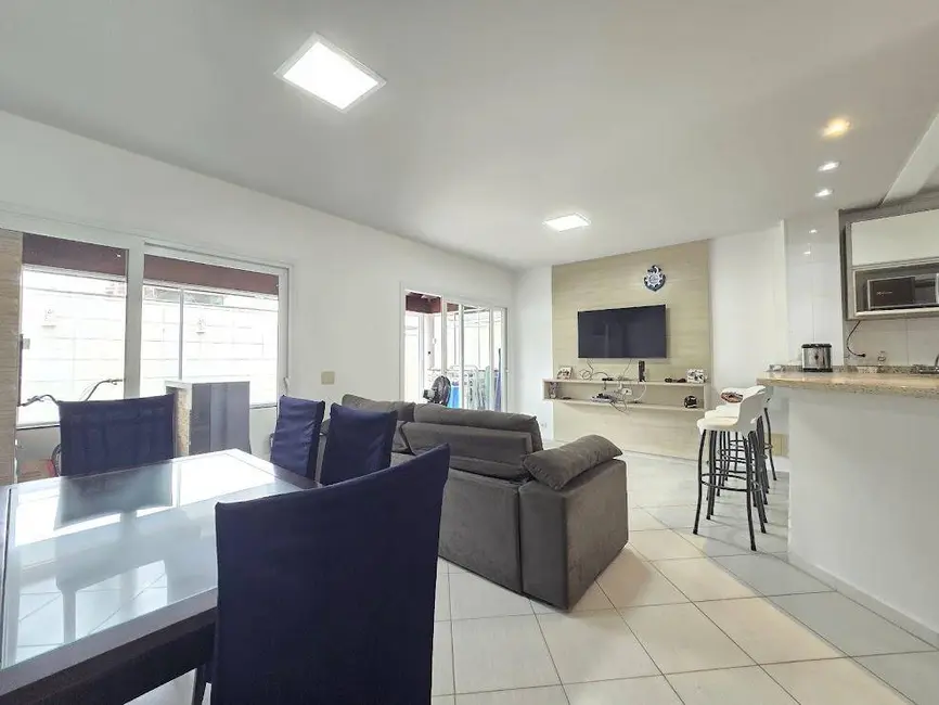 Foto 3 de Casa com 4 quartos à venda, 157m2 em Peruibe - SP