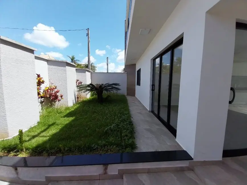 Casa com 4 quartos à venda e para alugar, 280m2 em Peruibe - SP - imagem 6 Foto 6 de Casa com 4 quartos à venda e para alugar, 280m2 em Peruibe - SP