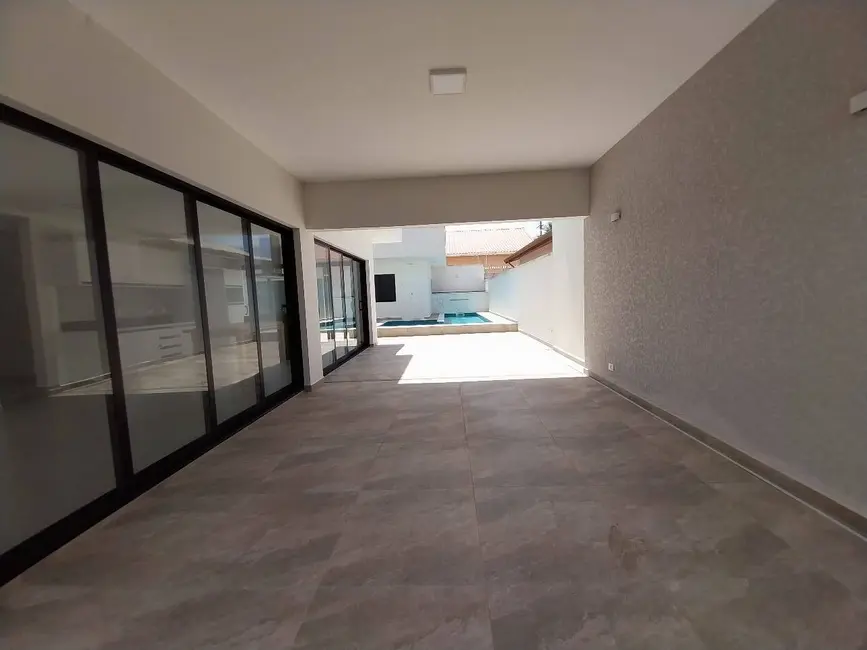 Casa com 4 quartos à venda e para alugar, 280m2 em Peruibe - SP - imagem 7 Foto 7 de Casa com 4 quartos à venda e para alugar, 280m2 em Peruibe - SP