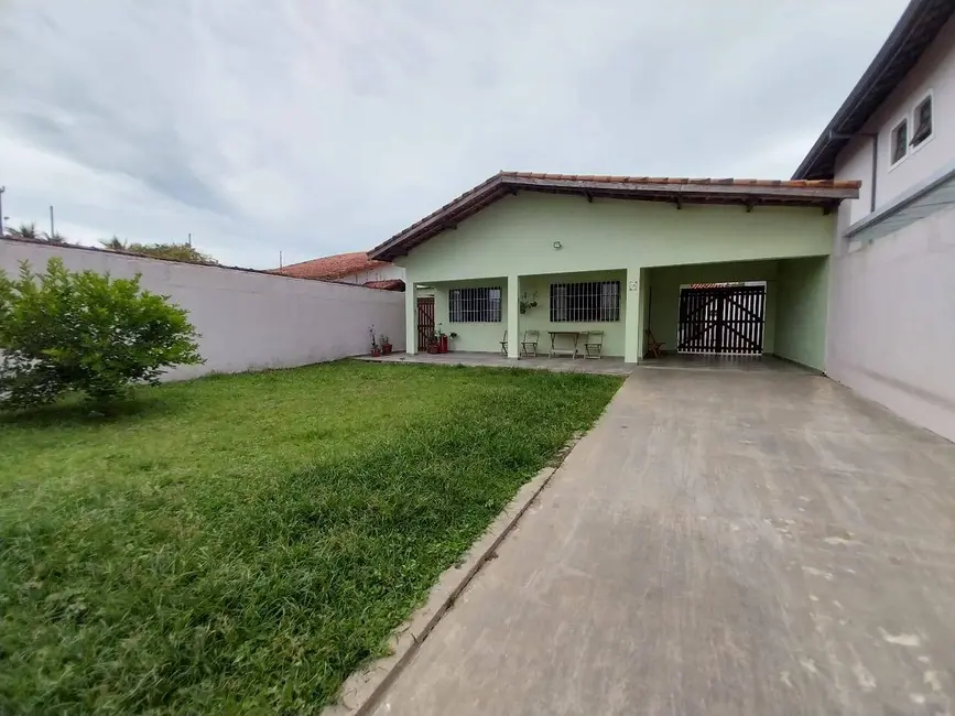 Foto 1 de Casa com 3 quartos à venda e para alugar, 411m2 em Peruibe - SP
