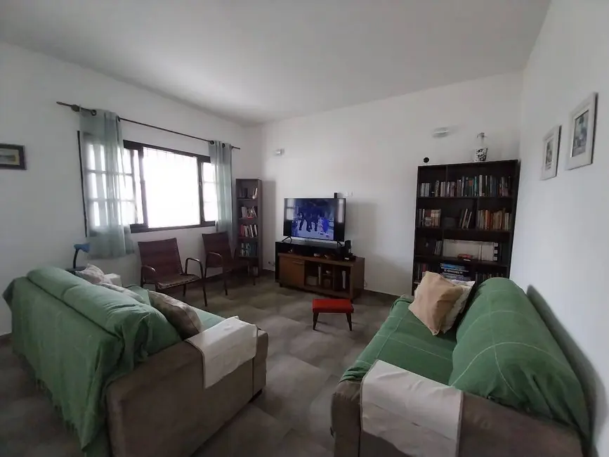 Foto 3 de Casa com 3 quartos à venda e para alugar, 411m2 em Peruibe - SP