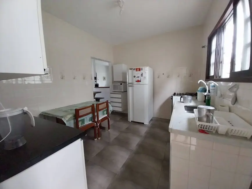 Foto 7 de Casa com 3 quartos à venda e para alugar, 411m2 em Peruibe - SP