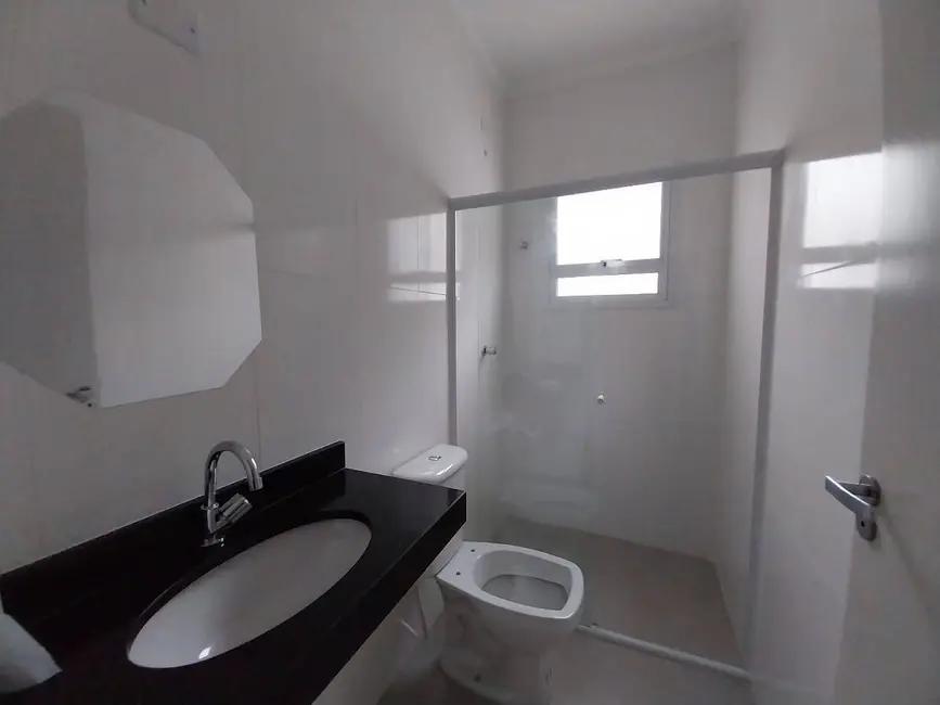 Casa com 3 quartos à venda, 190m2 em Peruibe - SP - imagem 8 Foto 8 de Casa com 3 quartos à venda, 190m2 em Peruibe - SP