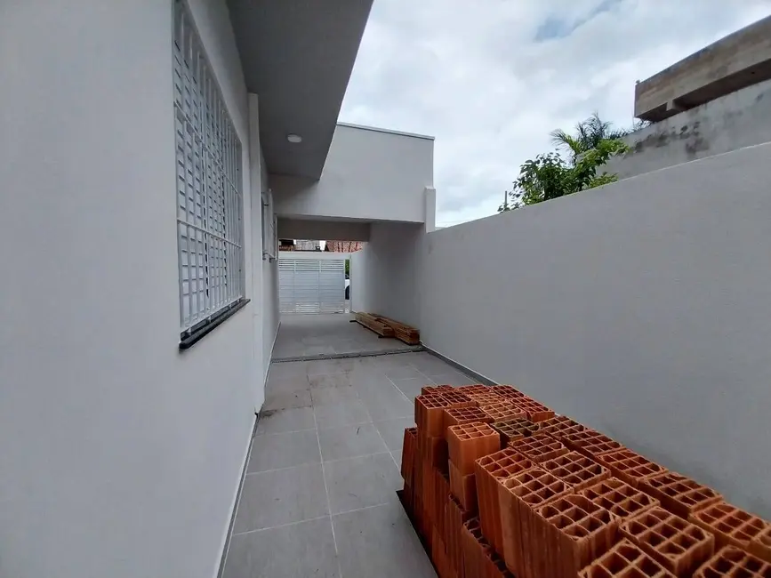 Casa com 3 quartos à venda, 190m2 em Peruibe - SP - imagem 6 Foto 6 de Casa com 3 quartos à venda, 190m2 em Peruibe - SP