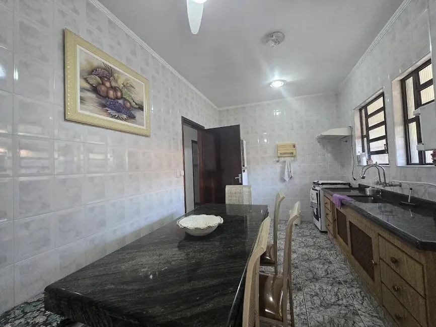 Foto 7 de Casa com 4 quartos à venda, 264m2 em Peruibe - SP